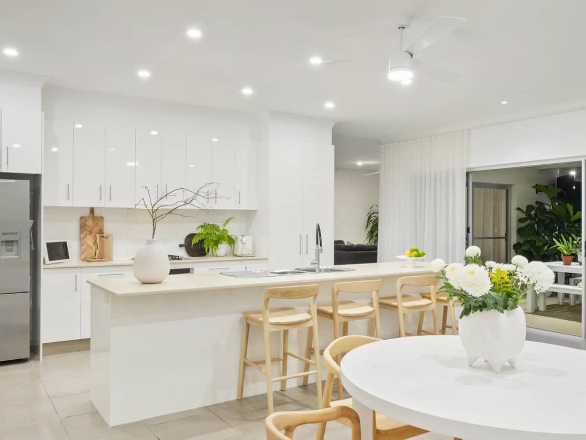 9 Emerson Drive, BONOGIN - Thumbnail 4