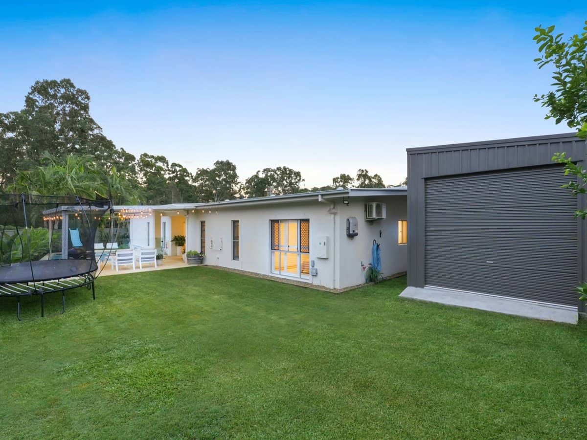 9 Emerson Drive, BONOGIN - Thumbnail 24