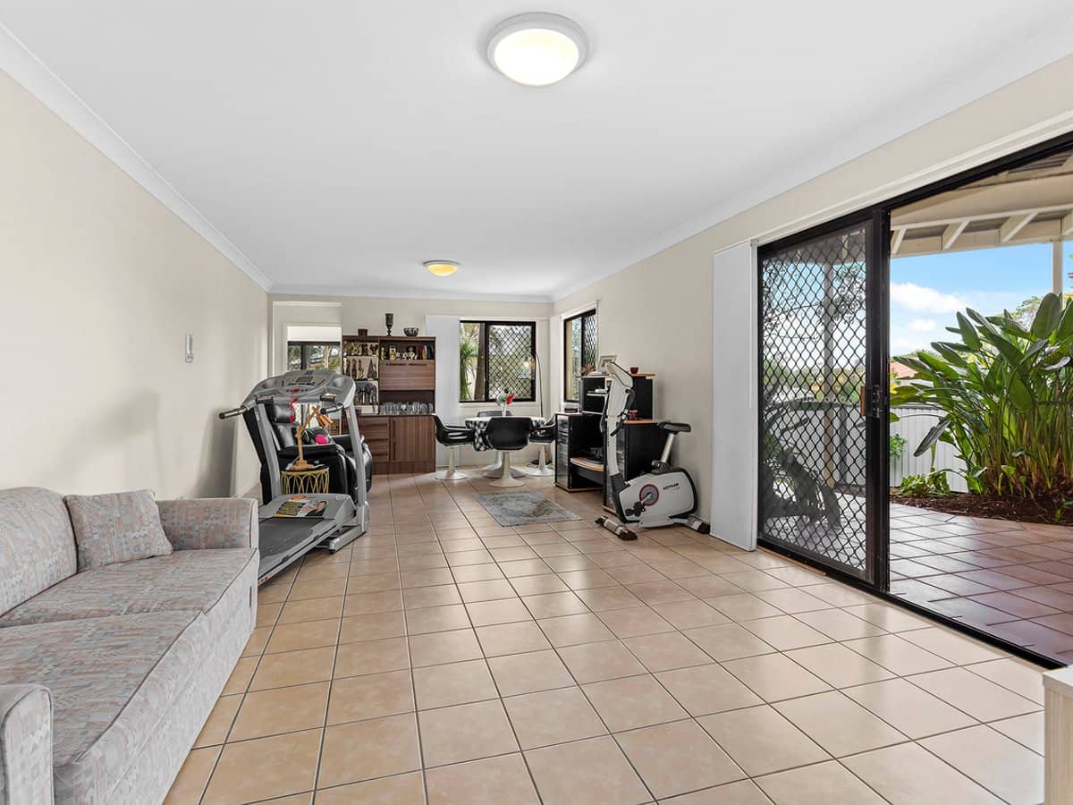 6 Waterford Place, BRIDGEMAN DOWNS - Thumbnail 4