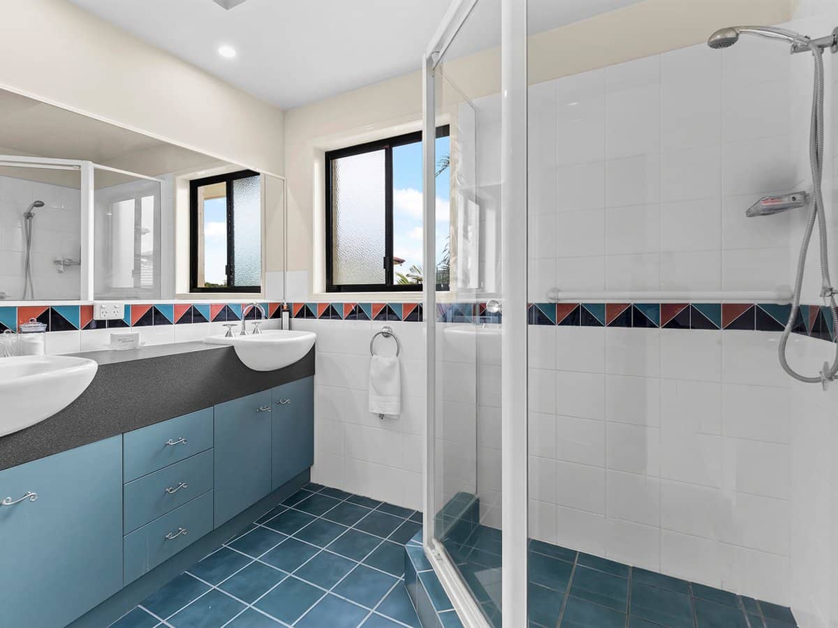 6 Waterford Place, BRIDGEMAN DOWNS - Thumbnail 7