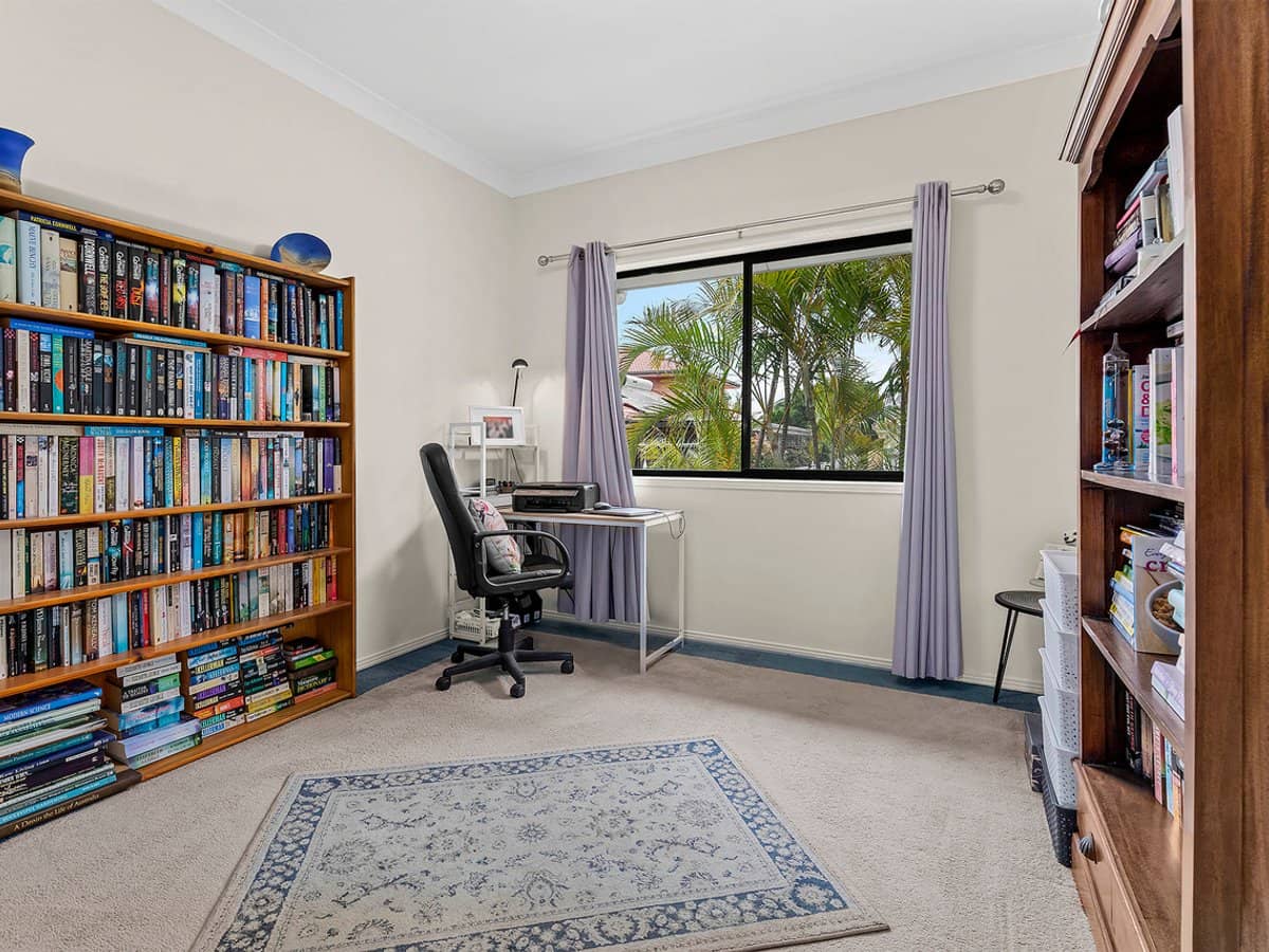 6 Waterford Place, BRIDGEMAN DOWNS - Thumbnail 12