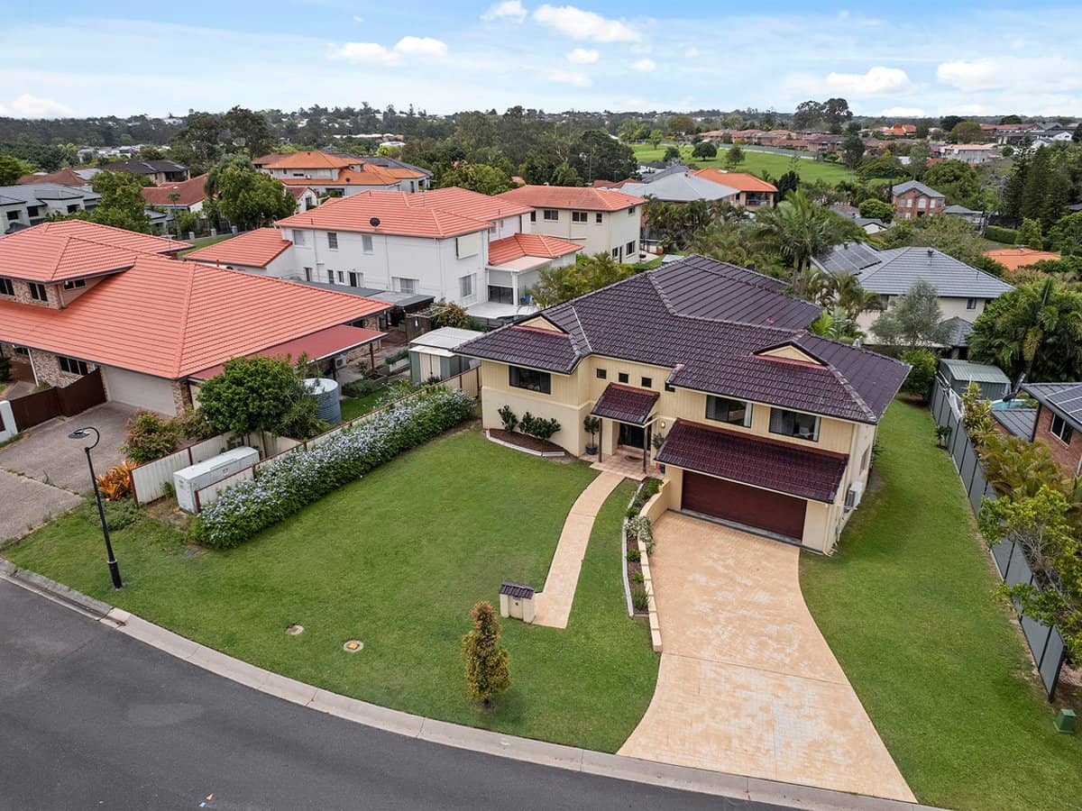 6 Waterford Place, BRIDGEMAN DOWNS - Thumbnail 20