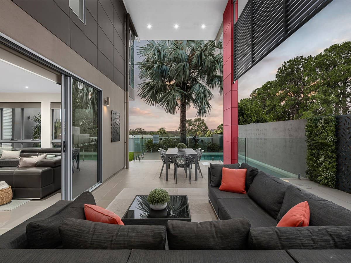 35 Picasso Crescent, CARSELDINE - Thumbnail 1