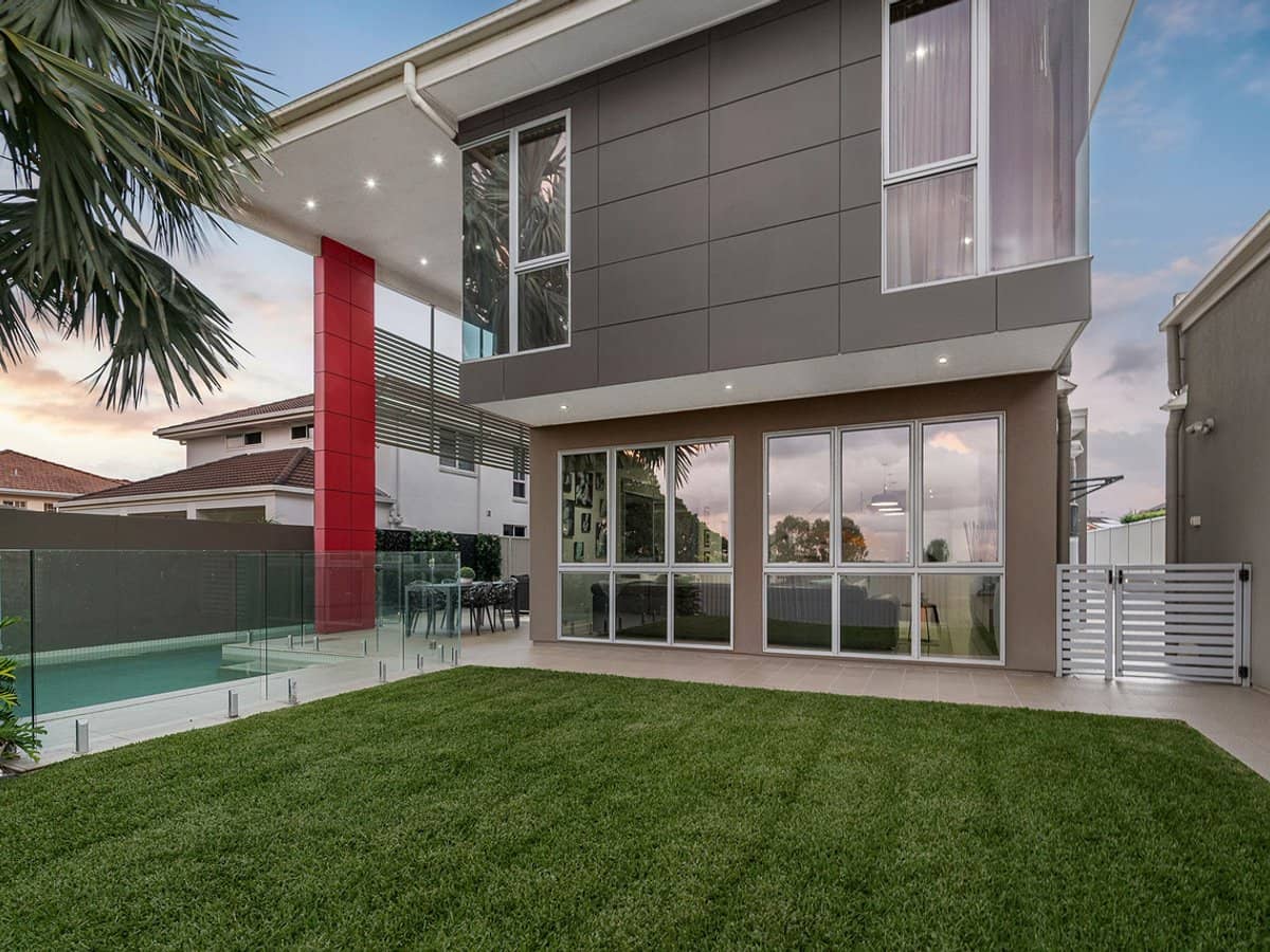 35 Picasso Crescent, CARSELDINE - Thumbnail 3