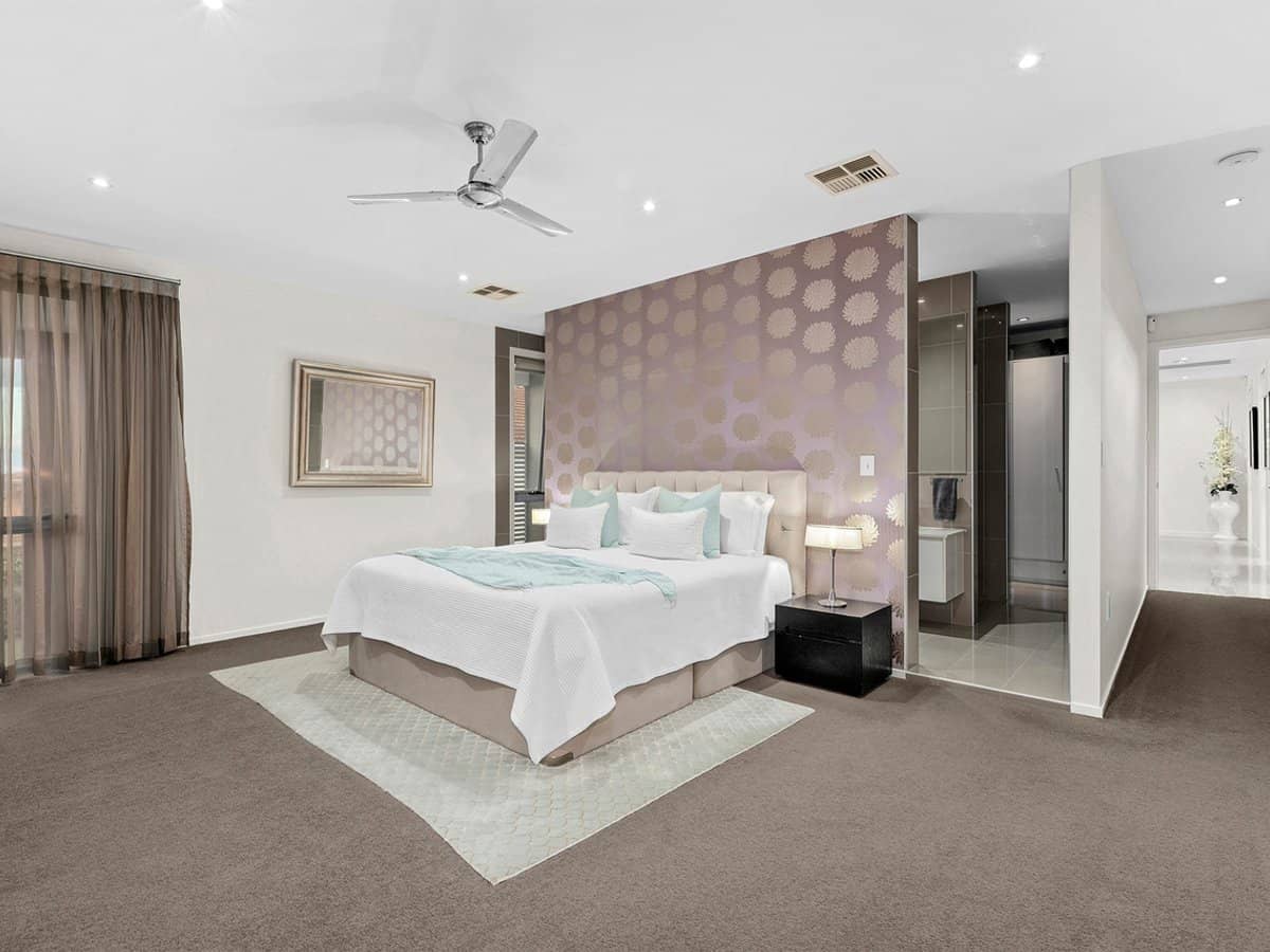 35 Picasso Crescent, CARSELDINE - Thumbnail 12