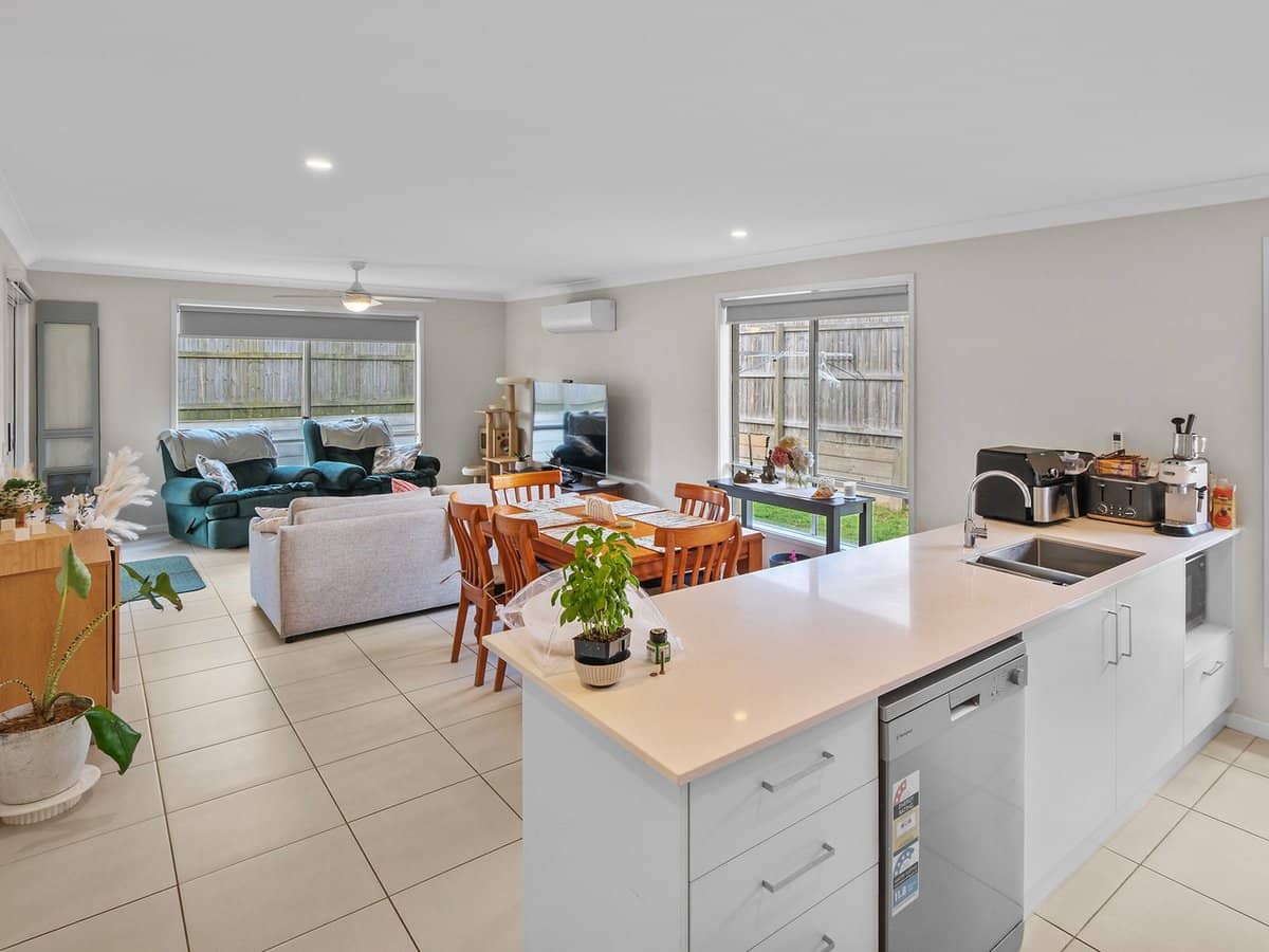 14 Marigold Street, ELLEN GROVE - Thumbnail 2