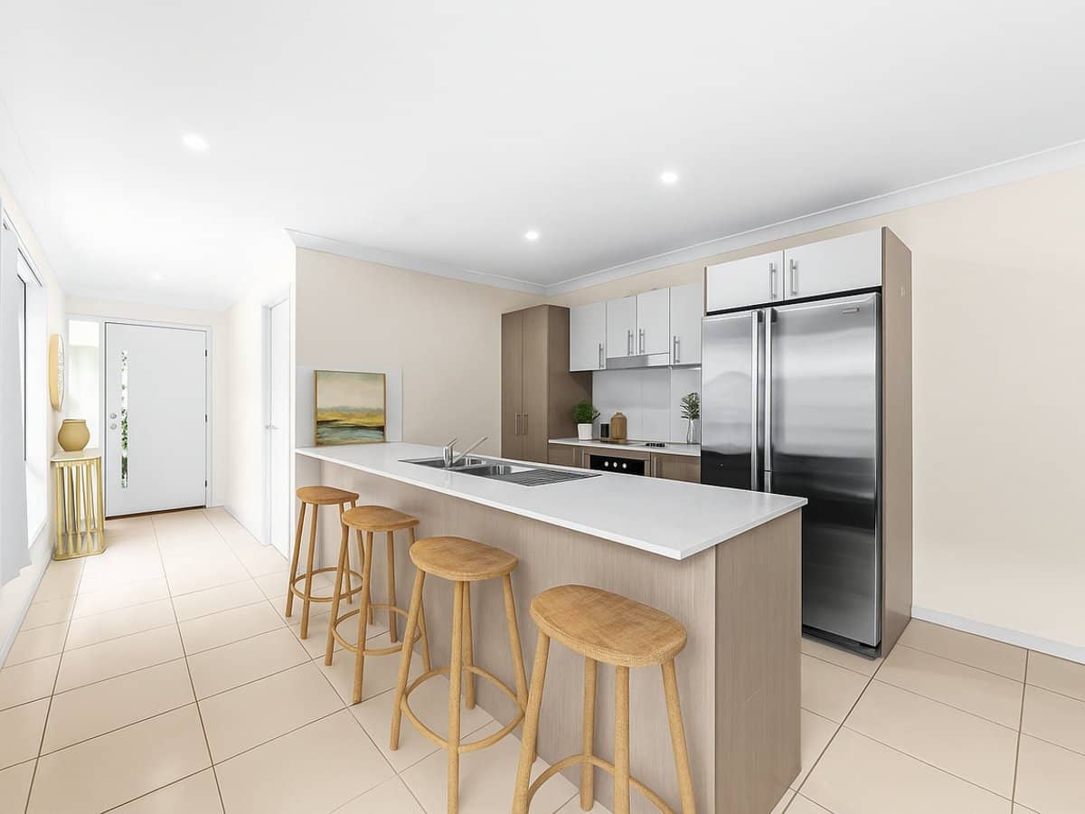 5 Larcom Crescent, REDBANK PLAINS - Thumbnail 4