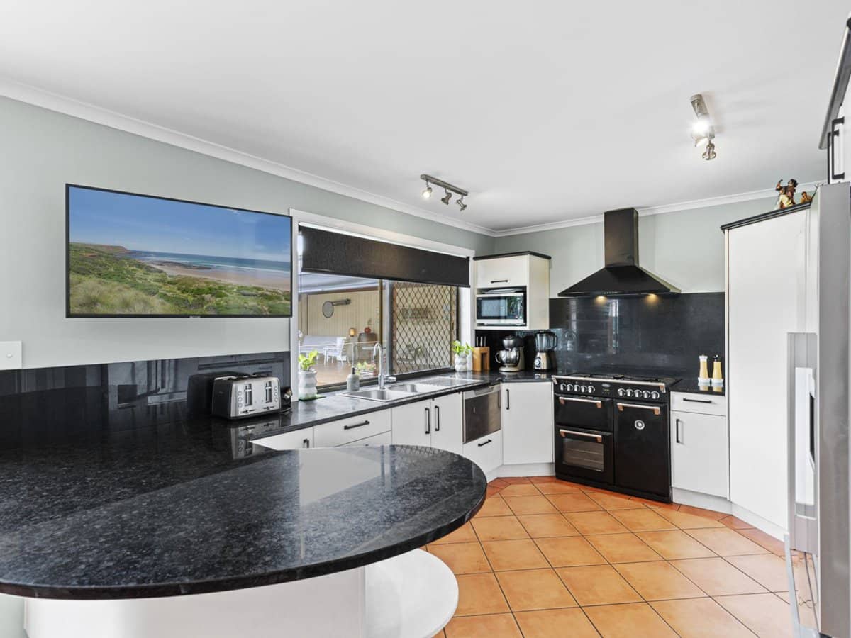 80 Cottesloe Drive, ROBINA - Thumbnail 4