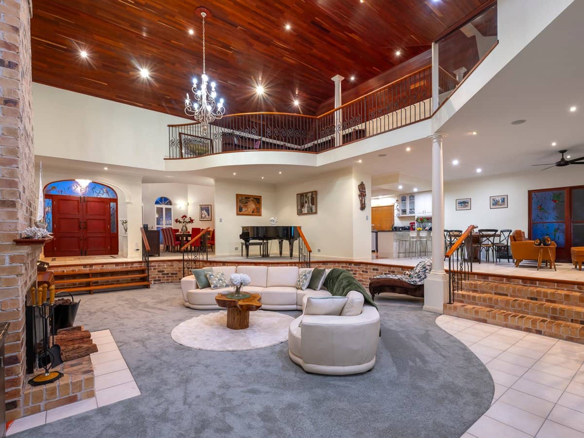 23 Picasso Crescent, CARSELDINE - Thumbnail 4