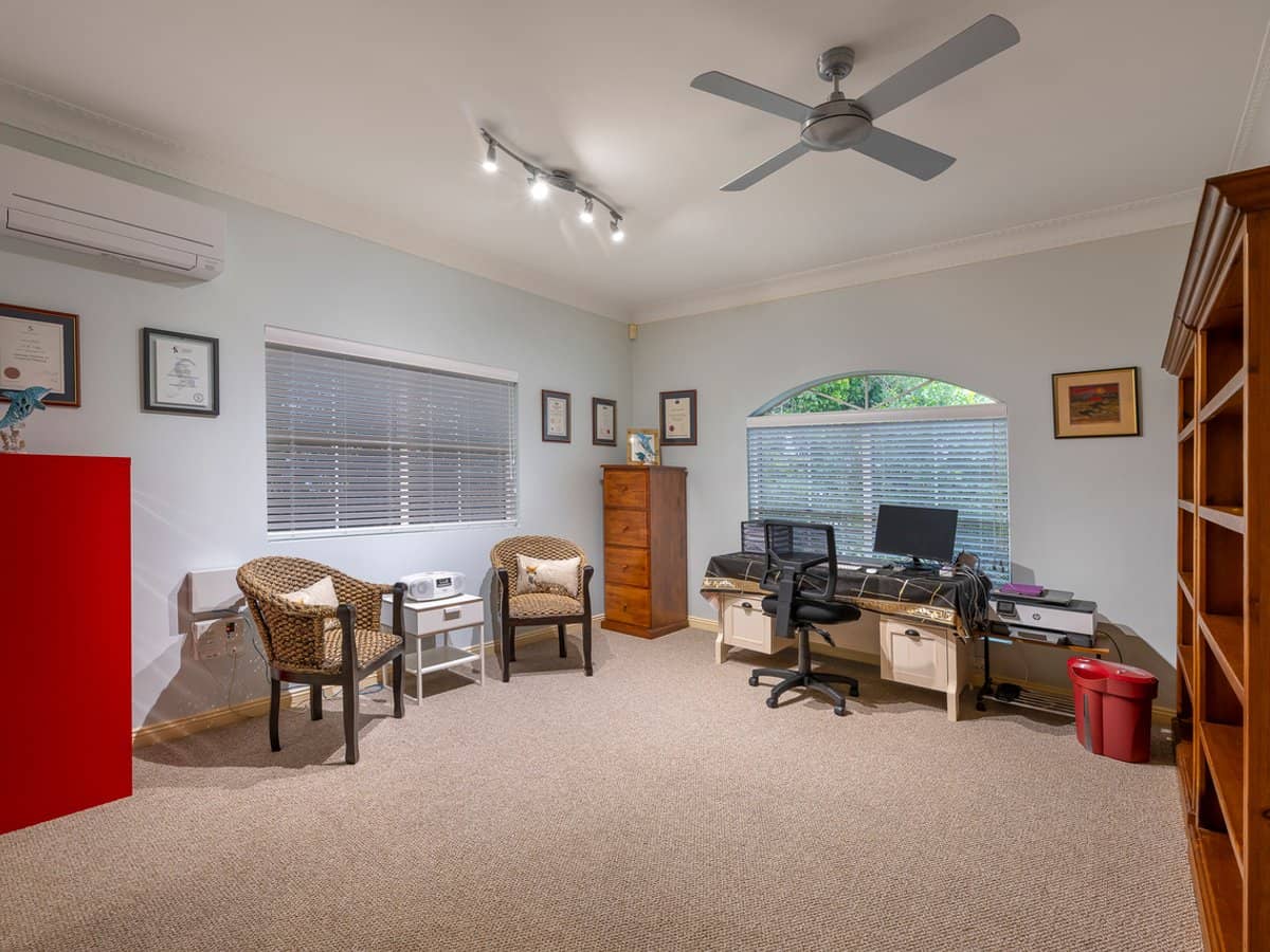 23 Picasso Crescent, CARSELDINE - Thumbnail 22