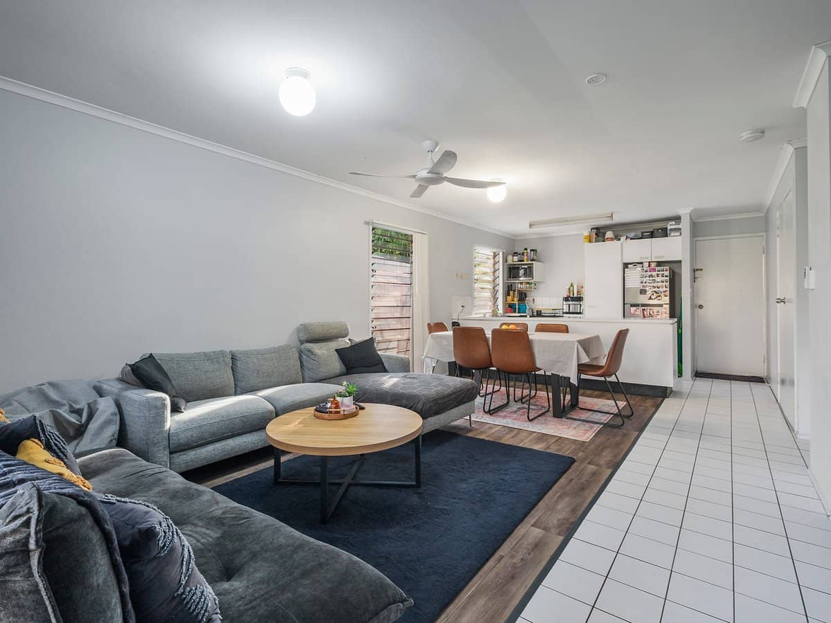 27 Old Logan Road, GAILES - Thumbnail 3