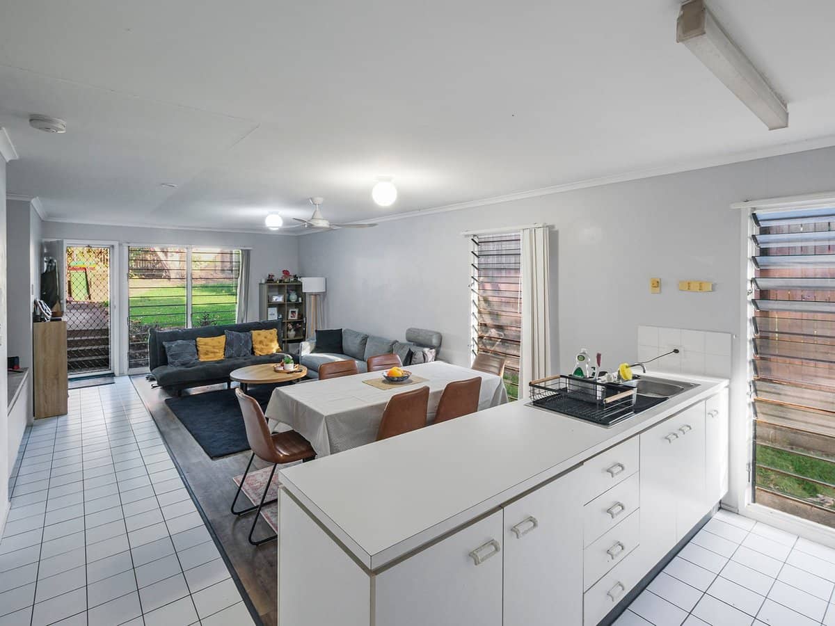 27 Old Logan Road, GAILES - Thumbnail 6