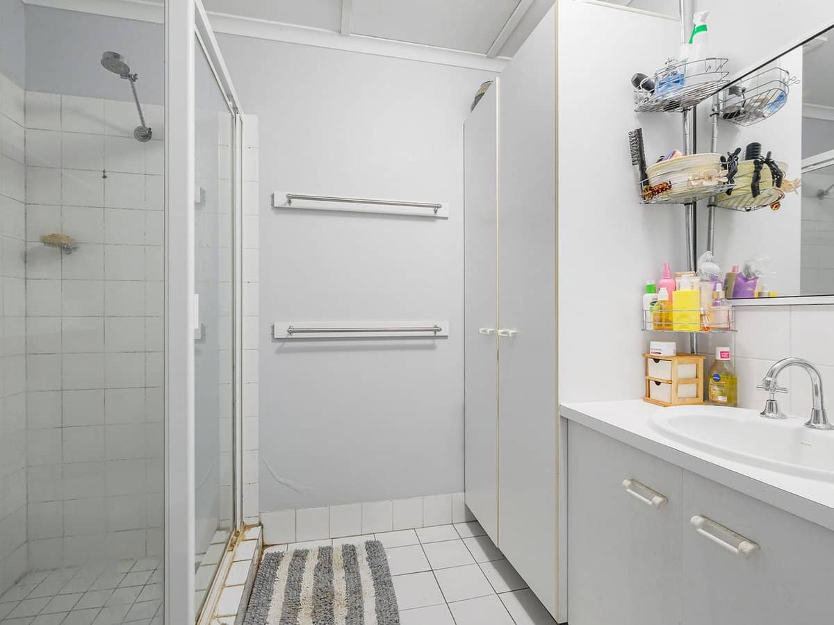 27 Old Logan Road, GAILES - Thumbnail 11