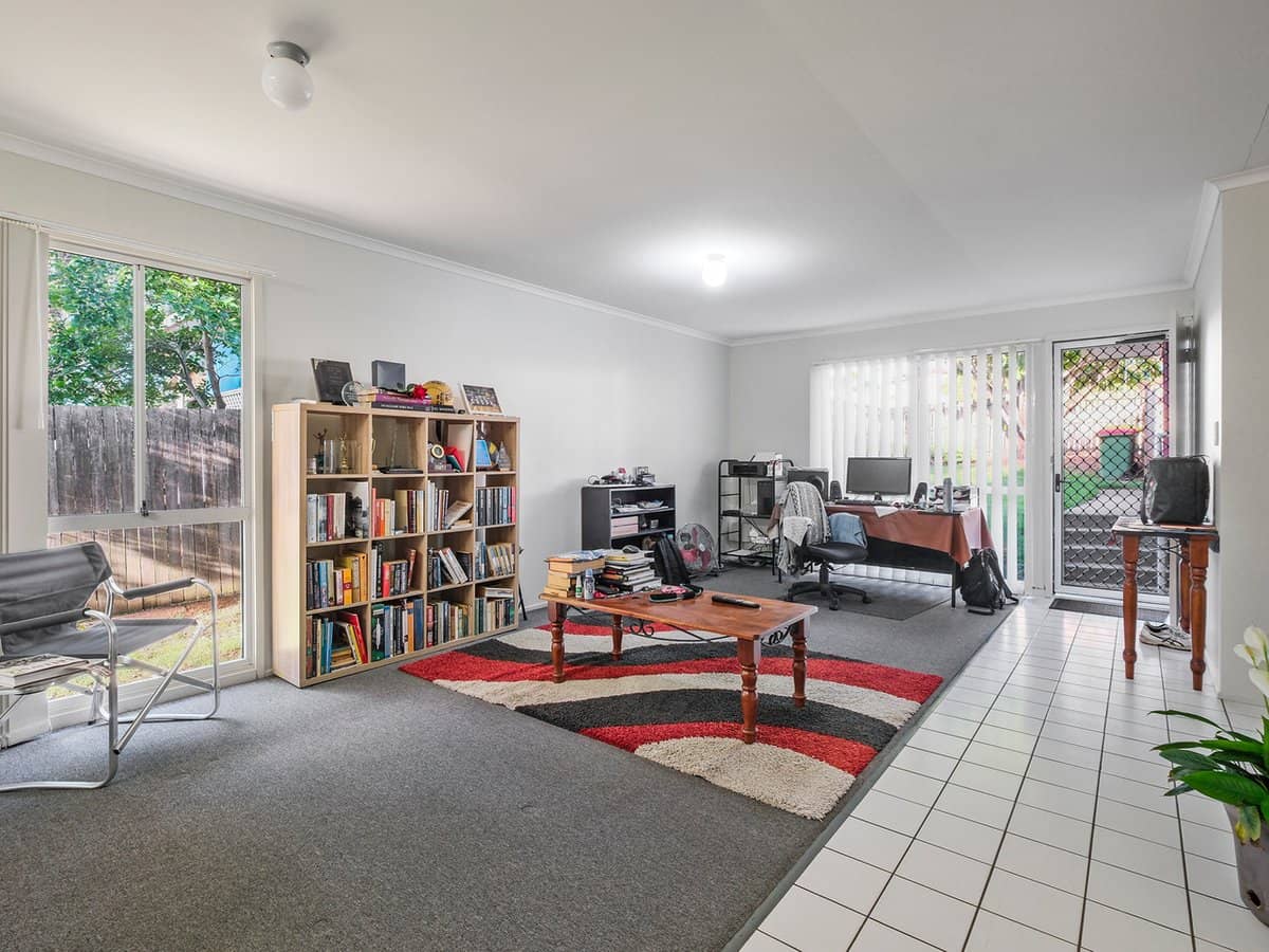 27 Old Logan Road, GAILES - Thumbnail 15