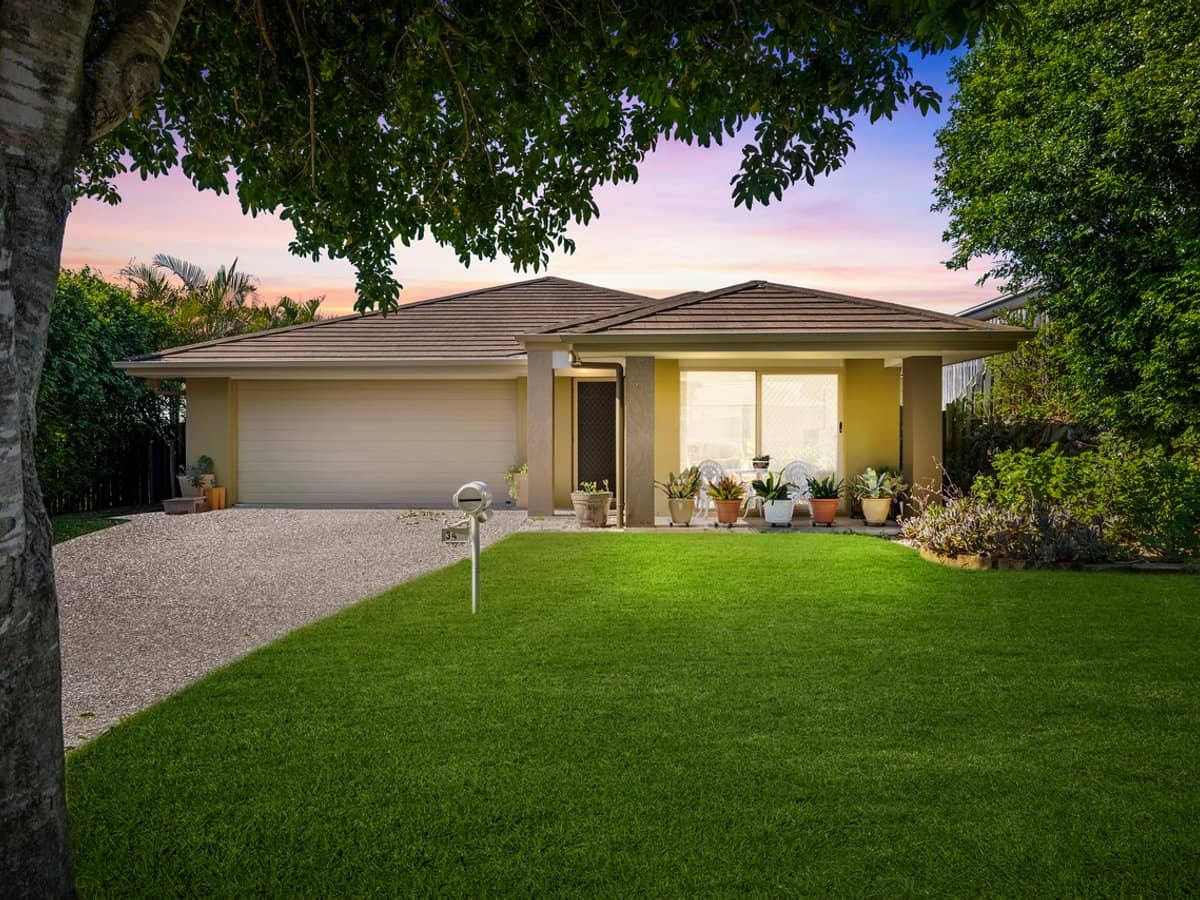 34 Roach Crescent, REDBANK PLAINS - Thumbnail 1