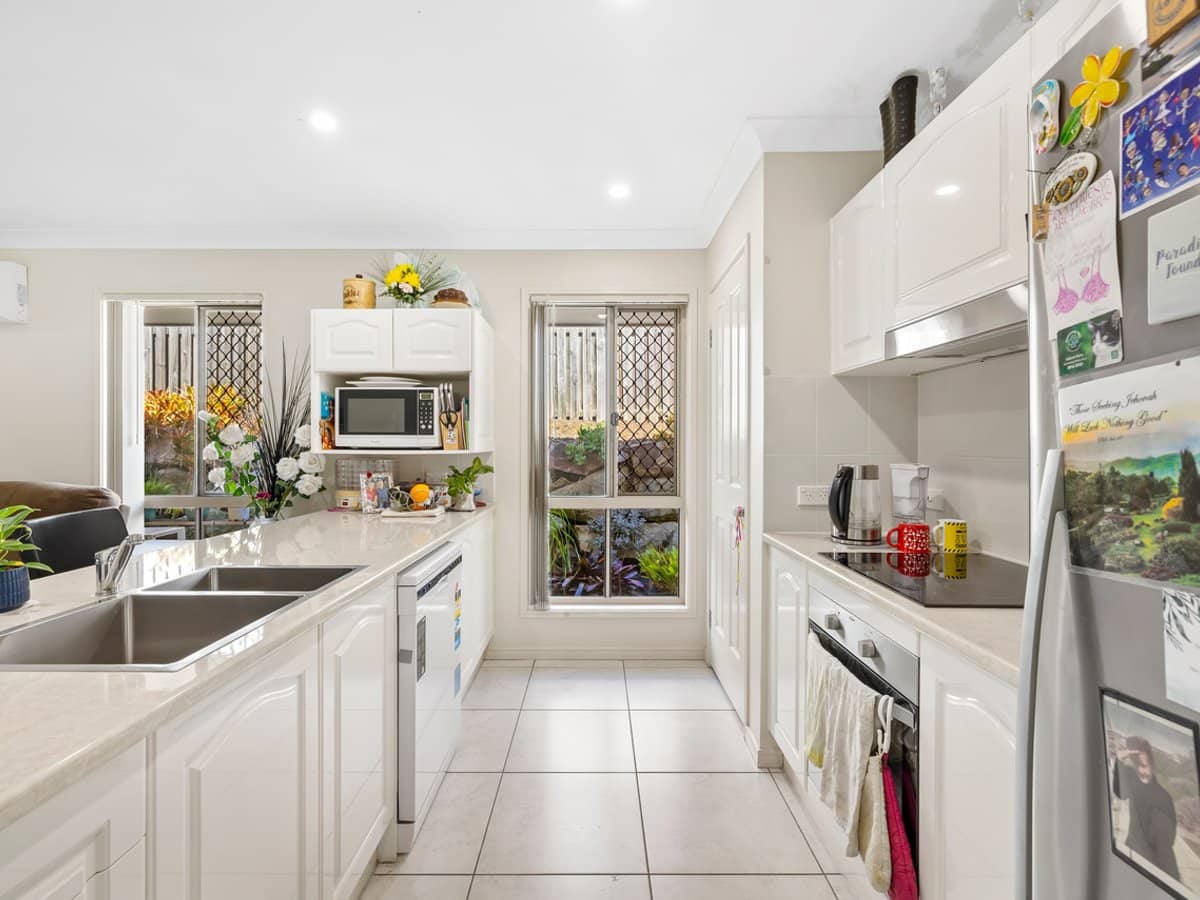 34 Roach Crescent, REDBANK PLAINS - Thumbnail 3