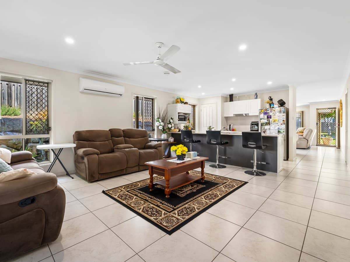 34 Roach Crescent, REDBANK PLAINS - Thumbnail 4