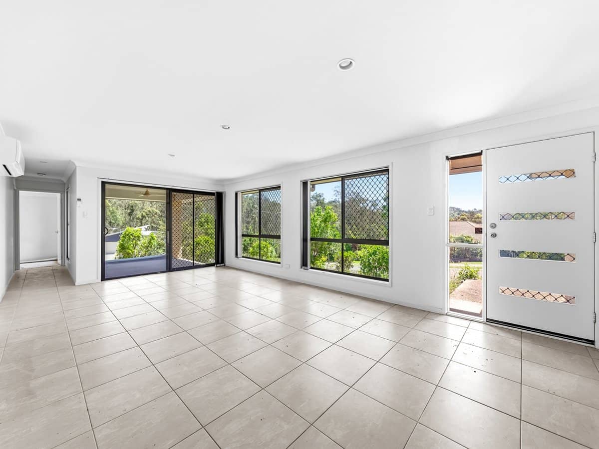 71 Ambrose Drive, AUGUSTINE HEIGHTS - Thumbnail 4