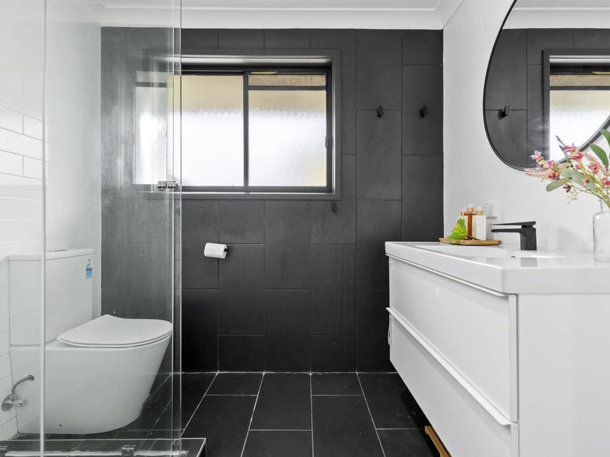 1 Saint Andrews Glade, ROBINA - Thumbnail 11