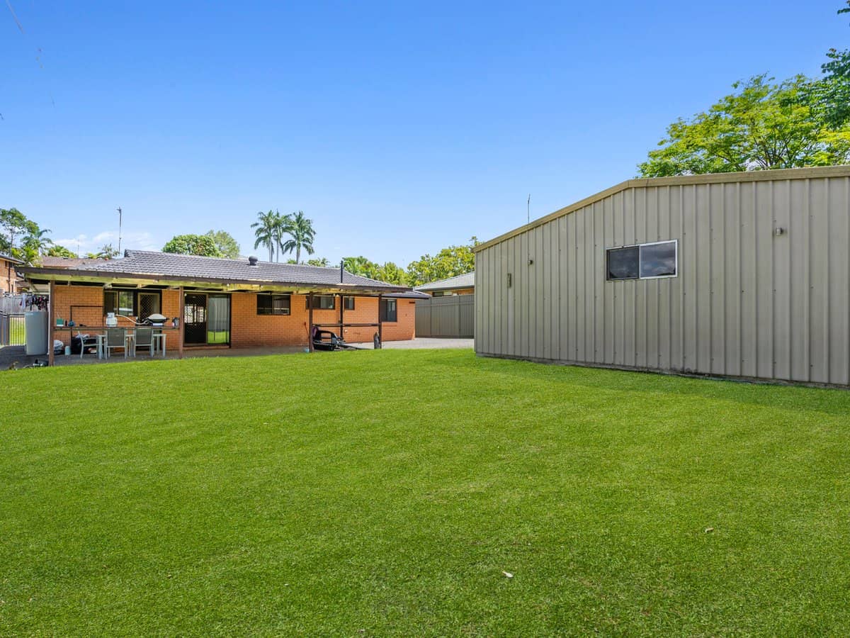 3 Cutana Court, ASHMORE - Thumbnail 3