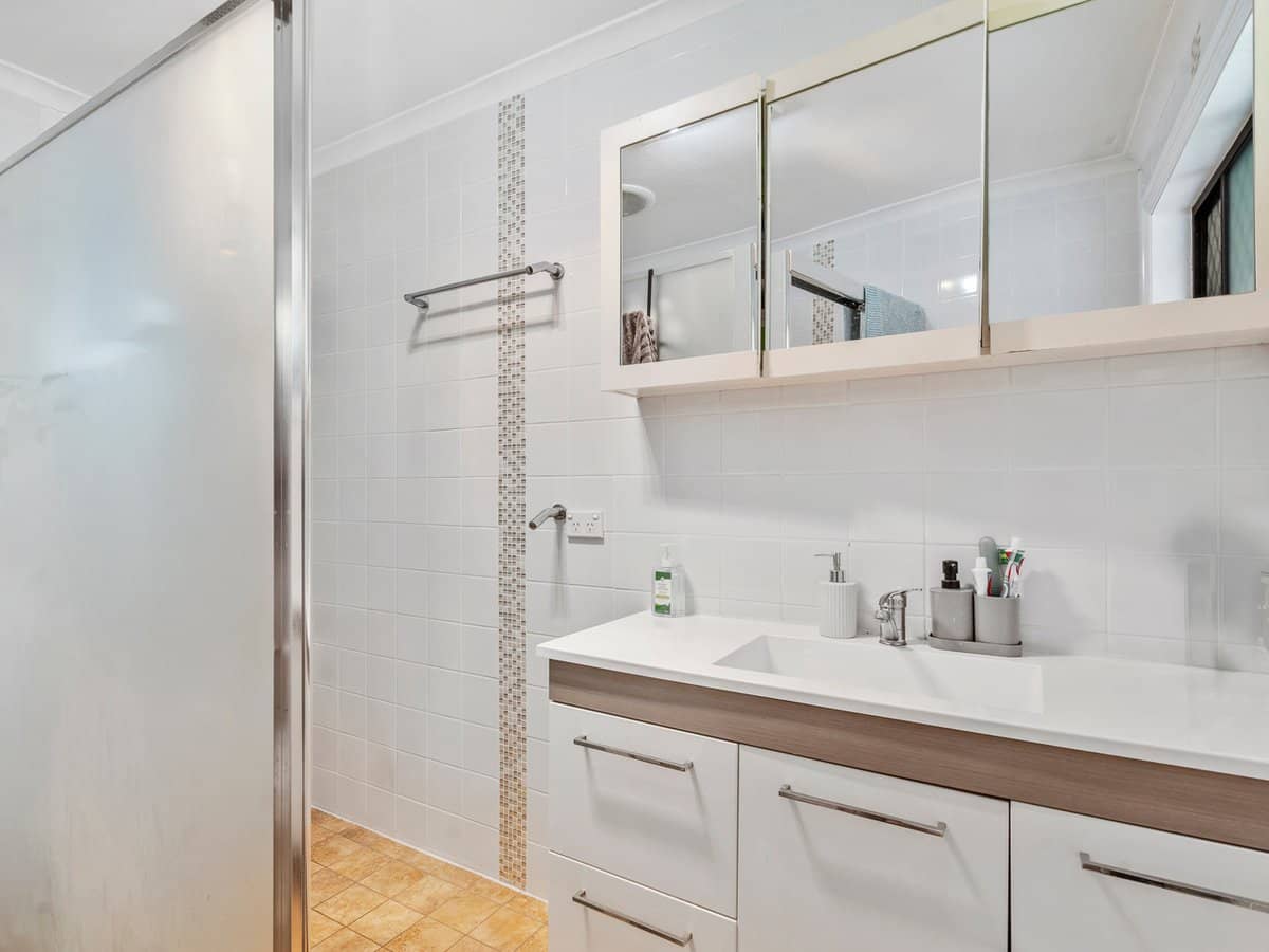 3 Cutana Court, ASHMORE - Thumbnail 12