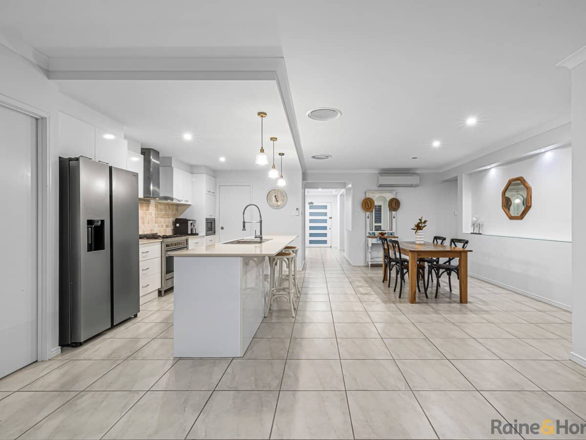 18 Toshack Place, POTTSVILLE - Thumbnail 7