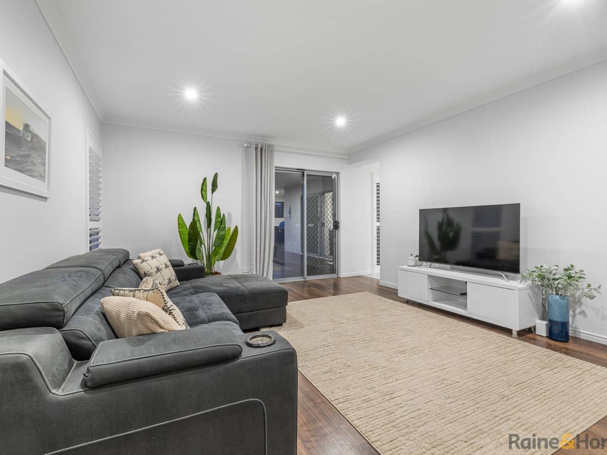 18 Toshack Place, POTTSVILLE - Thumbnail 9