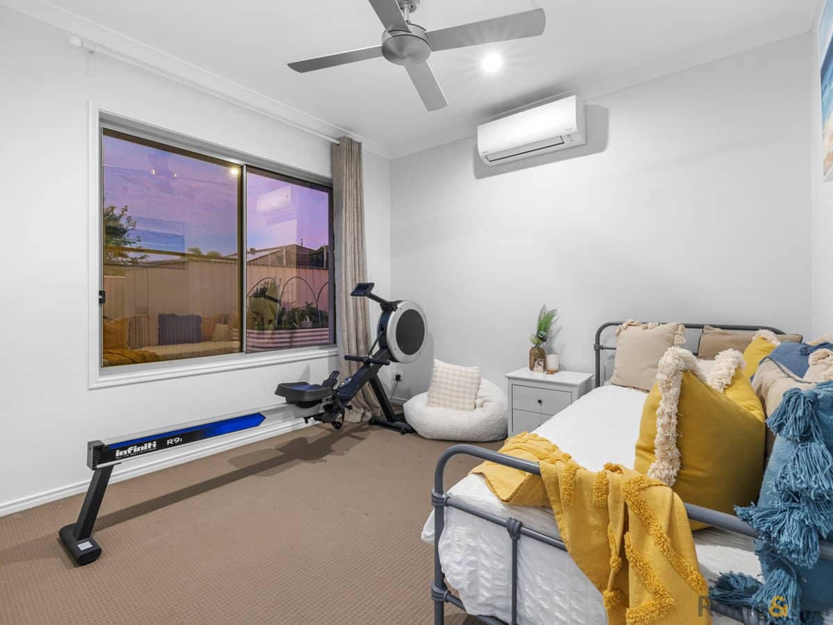 18 Toshack Place, POTTSVILLE - Thumbnail 14