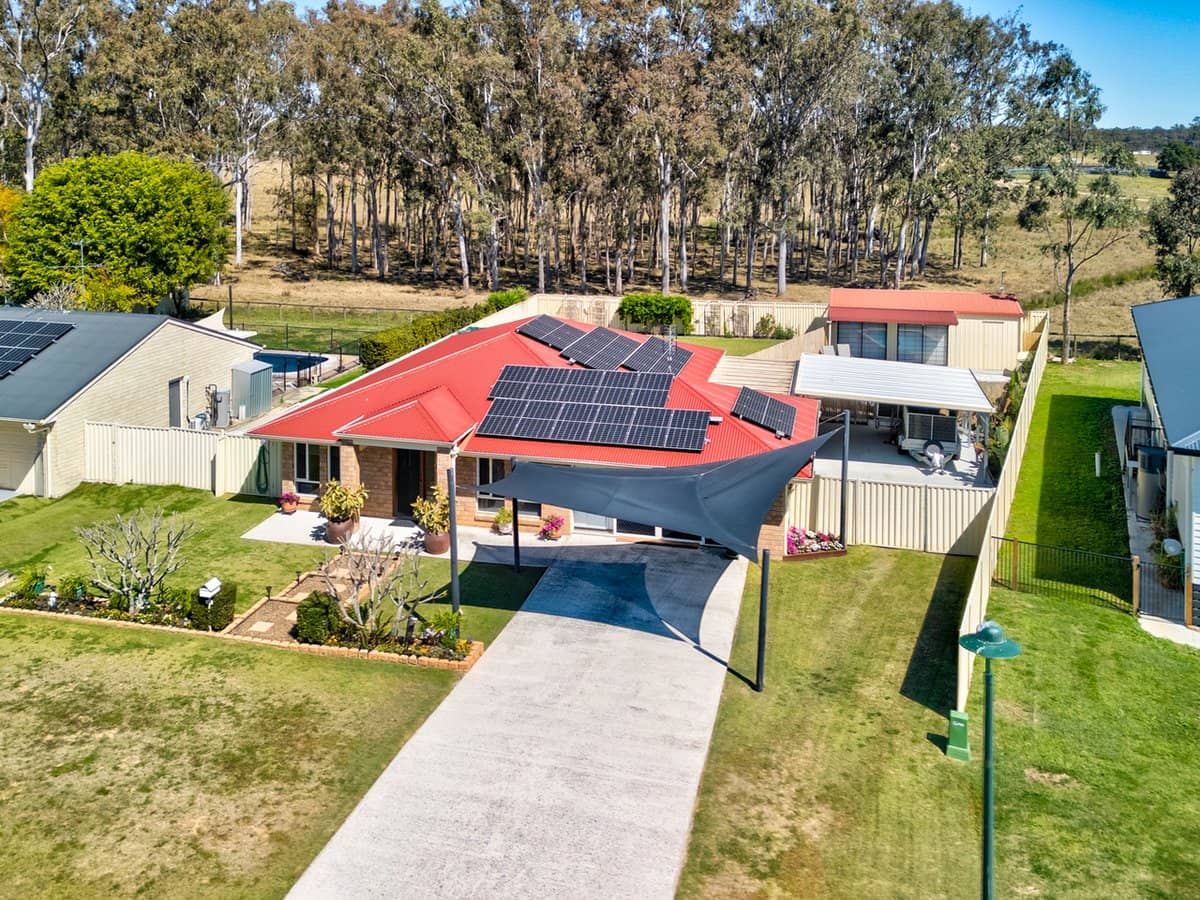 45 Titmarsh Circuit, FERNVALE - Thumbnail 1