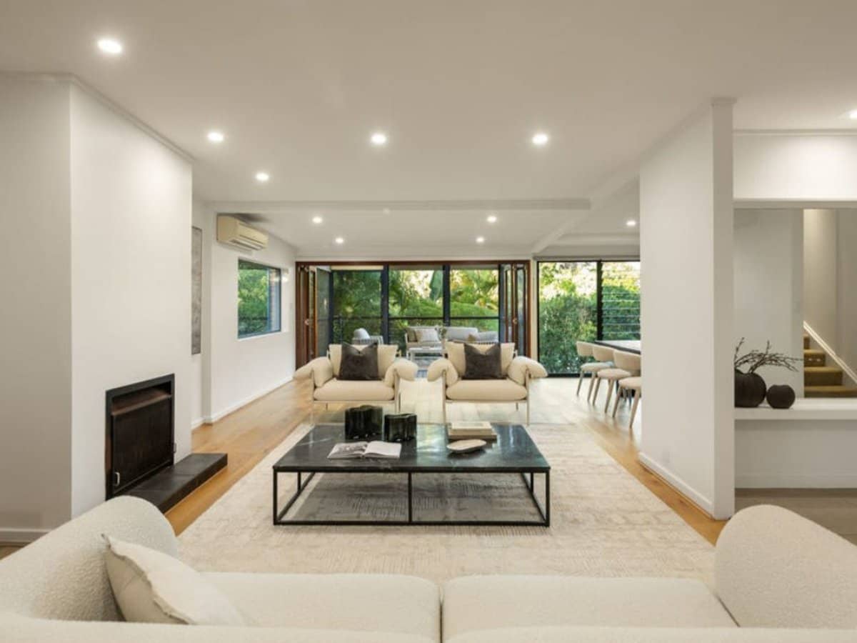 57 Blackstone Street, INDOOROOPILLY - Thumbnail 2