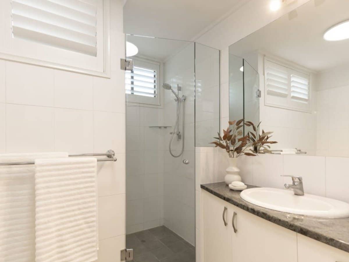 57 Blackstone Street, INDOOROOPILLY - Thumbnail 11