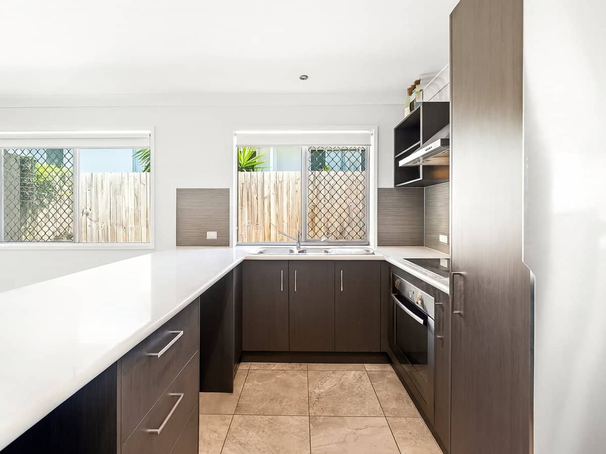 9 Fair Street, ONE MILE - Thumbnail 2