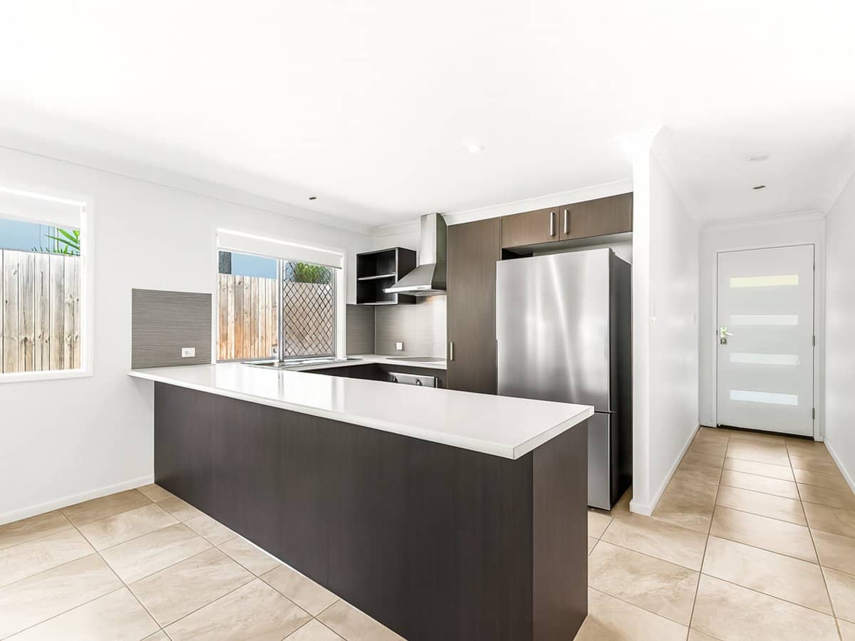 9 Fair Street, ONE MILE - Thumbnail 3