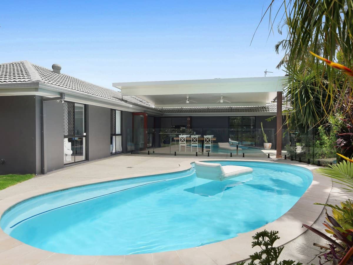 25 Huntingdale Crescent, ROBINA - Thumbnail 2