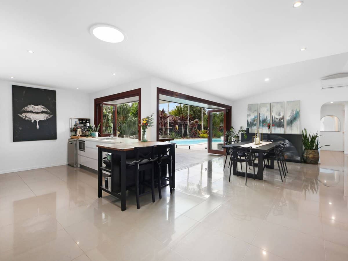 25 Huntingdale Crescent, ROBINA - Thumbnail 8