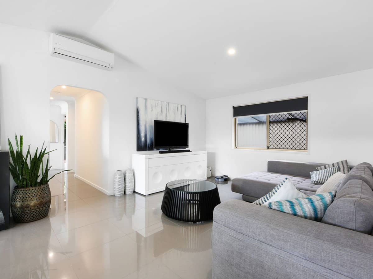 25 Huntingdale Crescent, ROBINA - Thumbnail 9