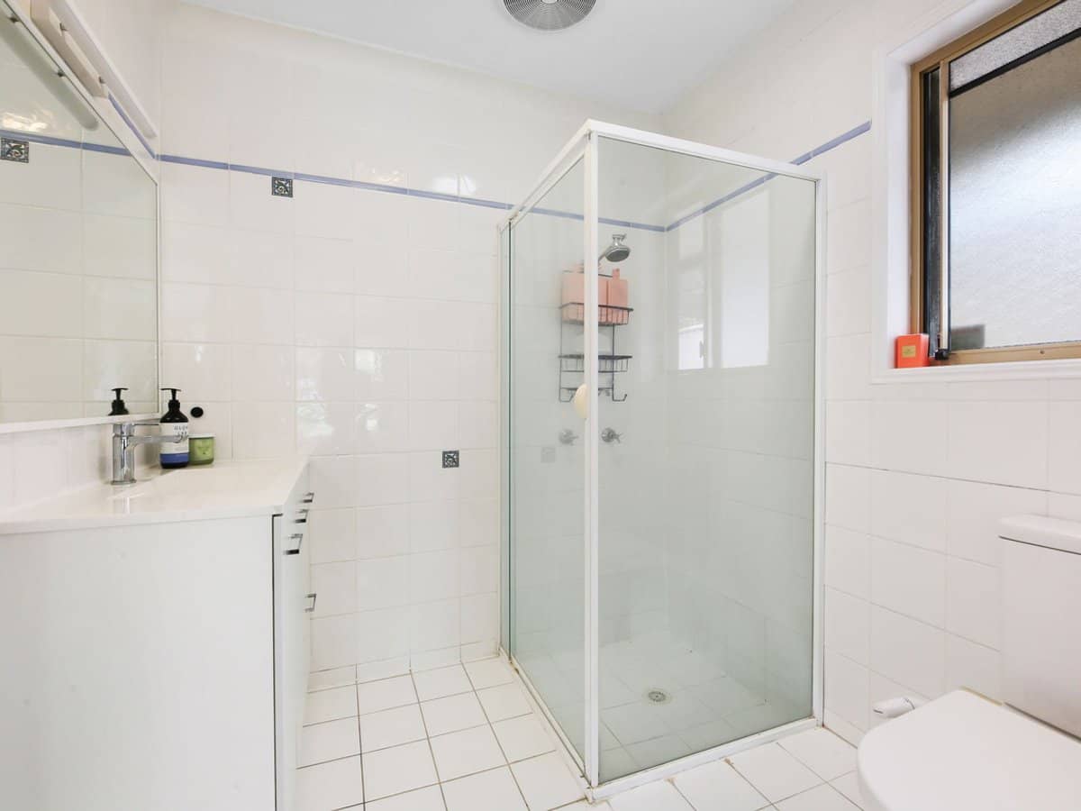 25 Huntingdale Crescent, ROBINA - Thumbnail 12