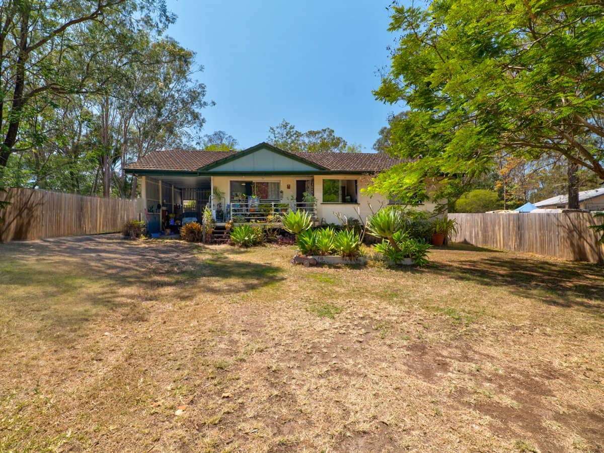 11 Vine Road, COOMINYA - Thumbnail 1