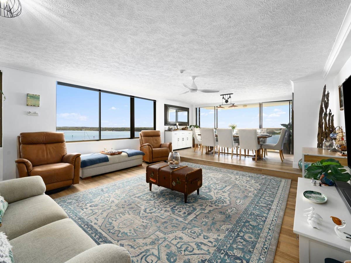 316-318 Marine Parade, LABRADOR - Thumbnail 1