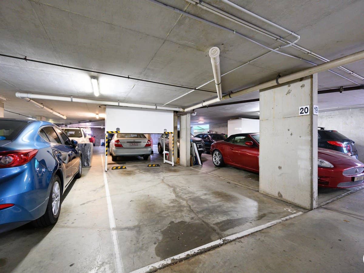 316-318 Marine Parade, LABRADOR - Thumbnail 14