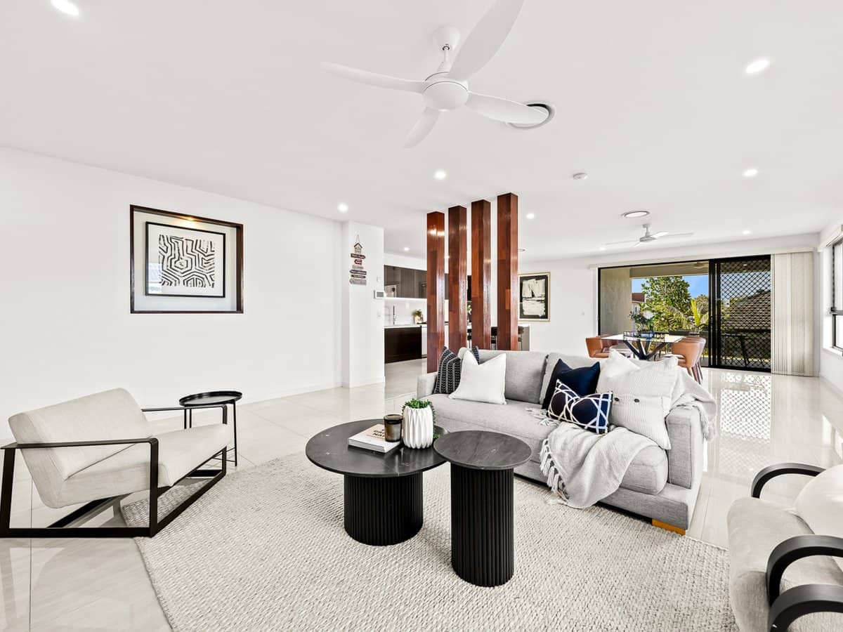 106 Kookaburra Circuit, ROCHEDALE - Thumbnail 2