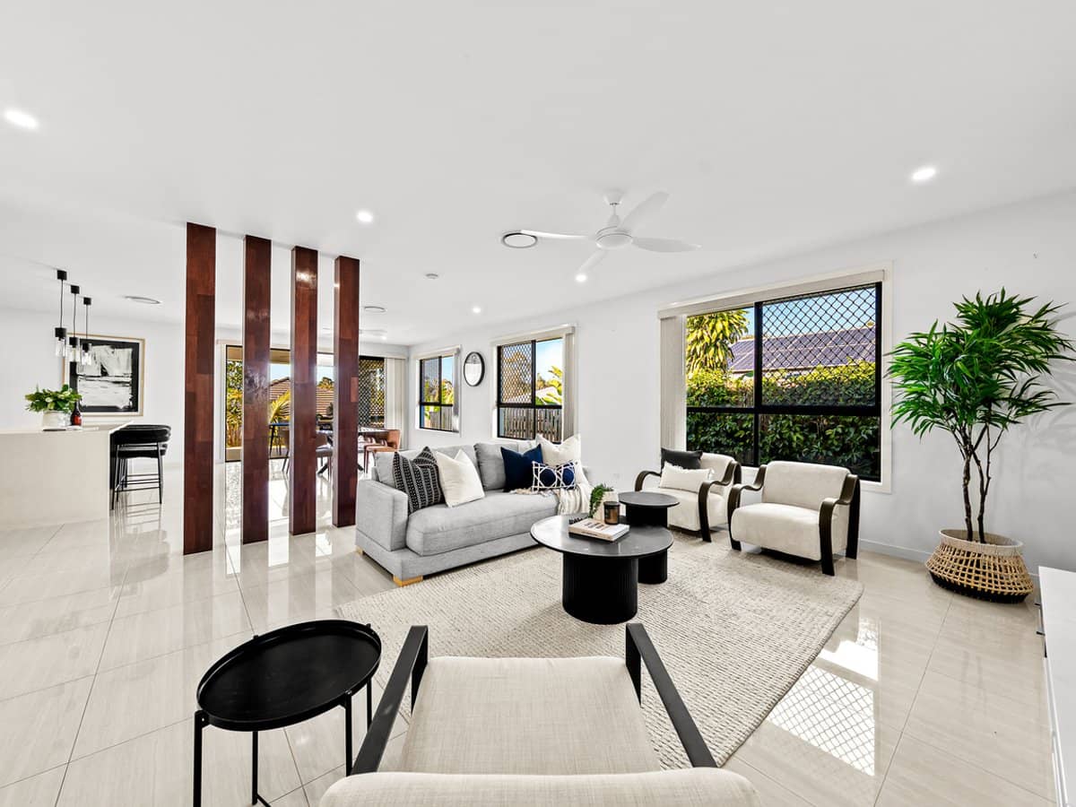 106 Kookaburra Circuit, ROCHEDALE - Thumbnail 3