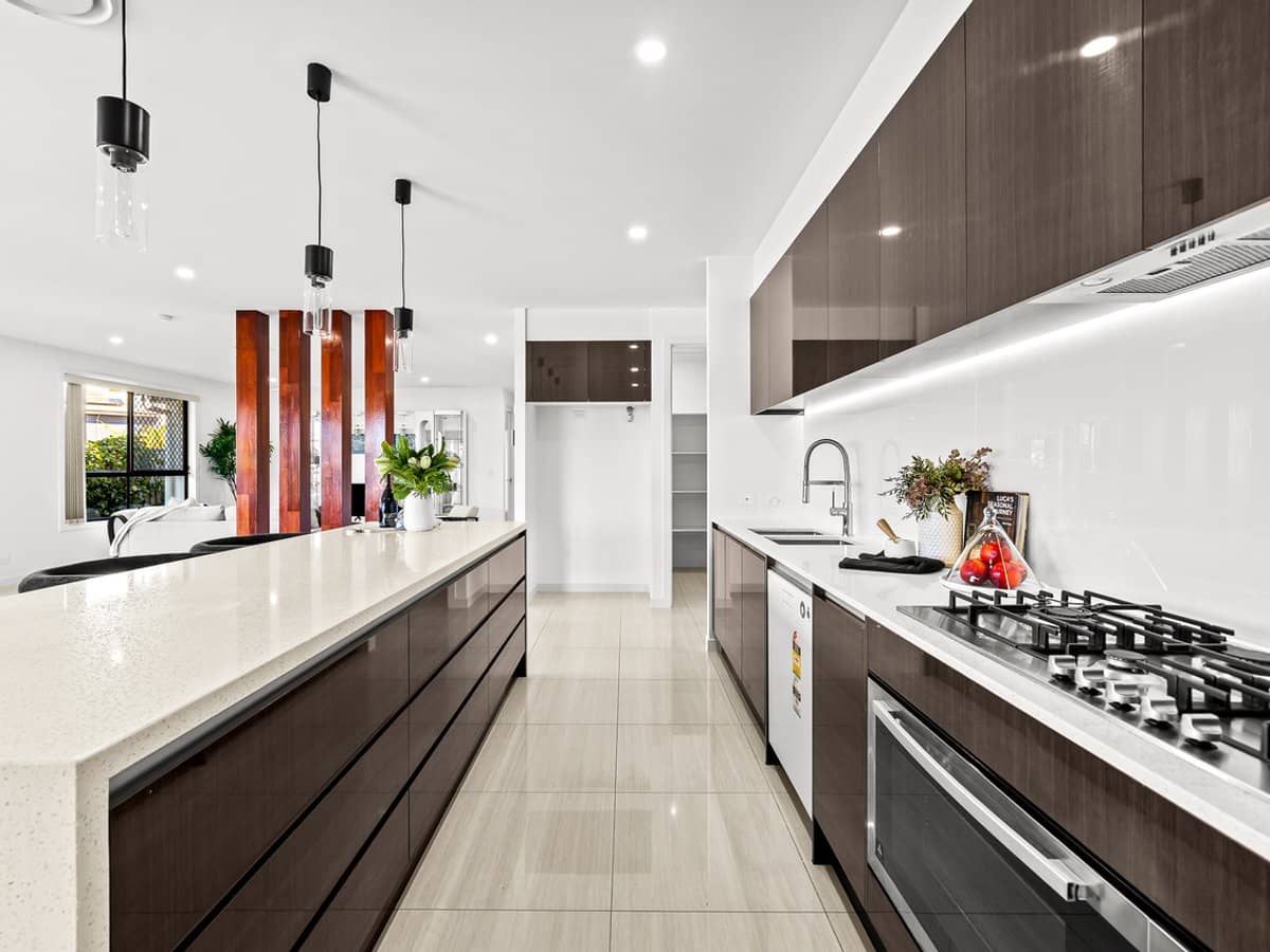 106 Kookaburra Circuit, ROCHEDALE - Thumbnail 5