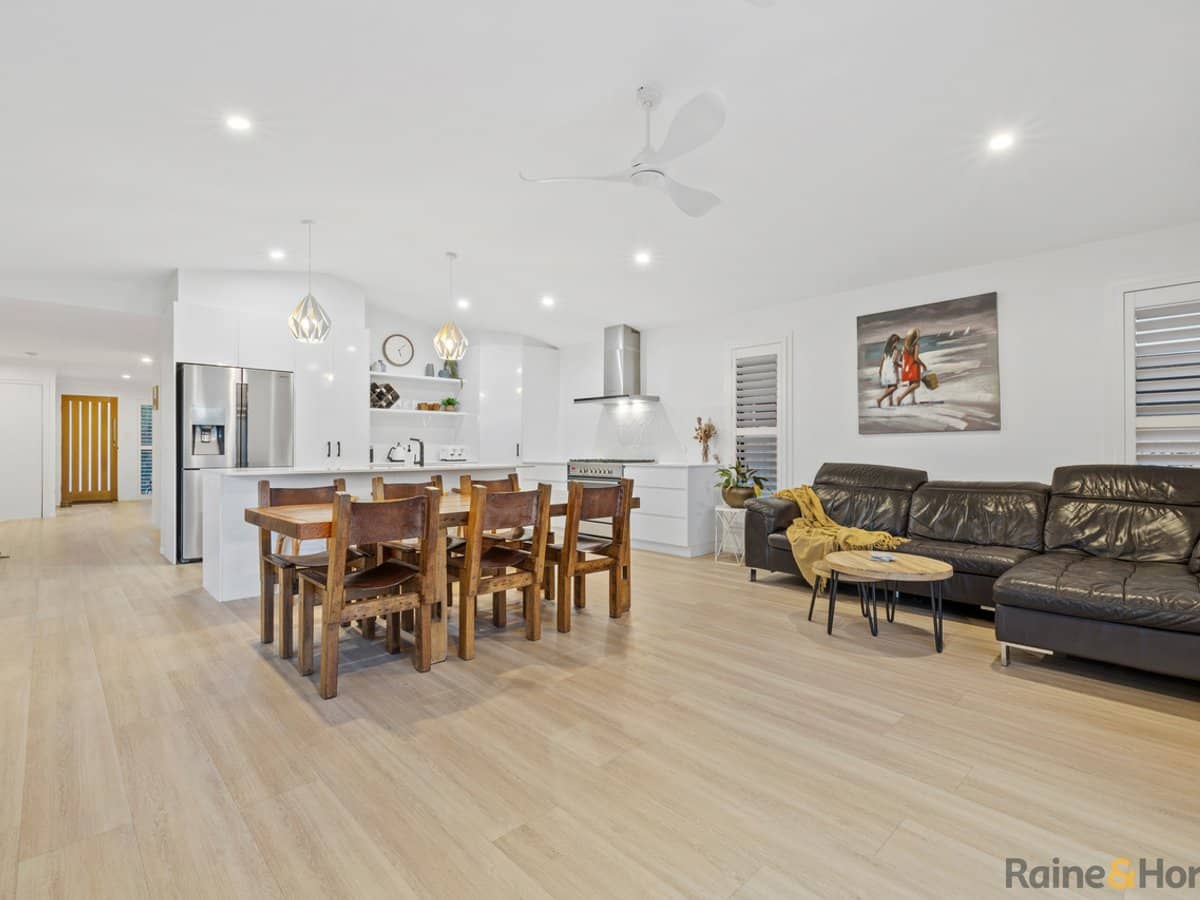 50 Overall Drive, POTTSVILLE - Thumbnail 7