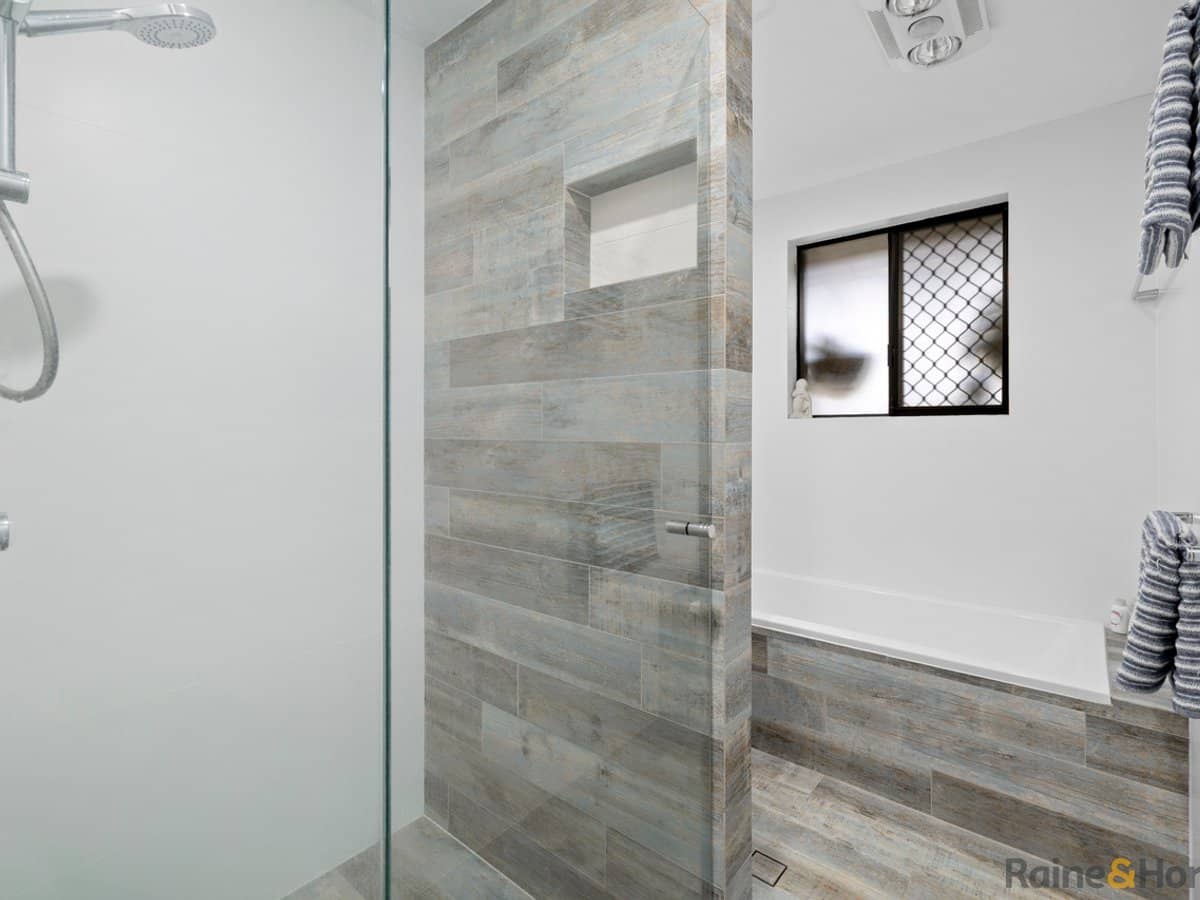 50 Overall Drive, POTTSVILLE - Thumbnail 17