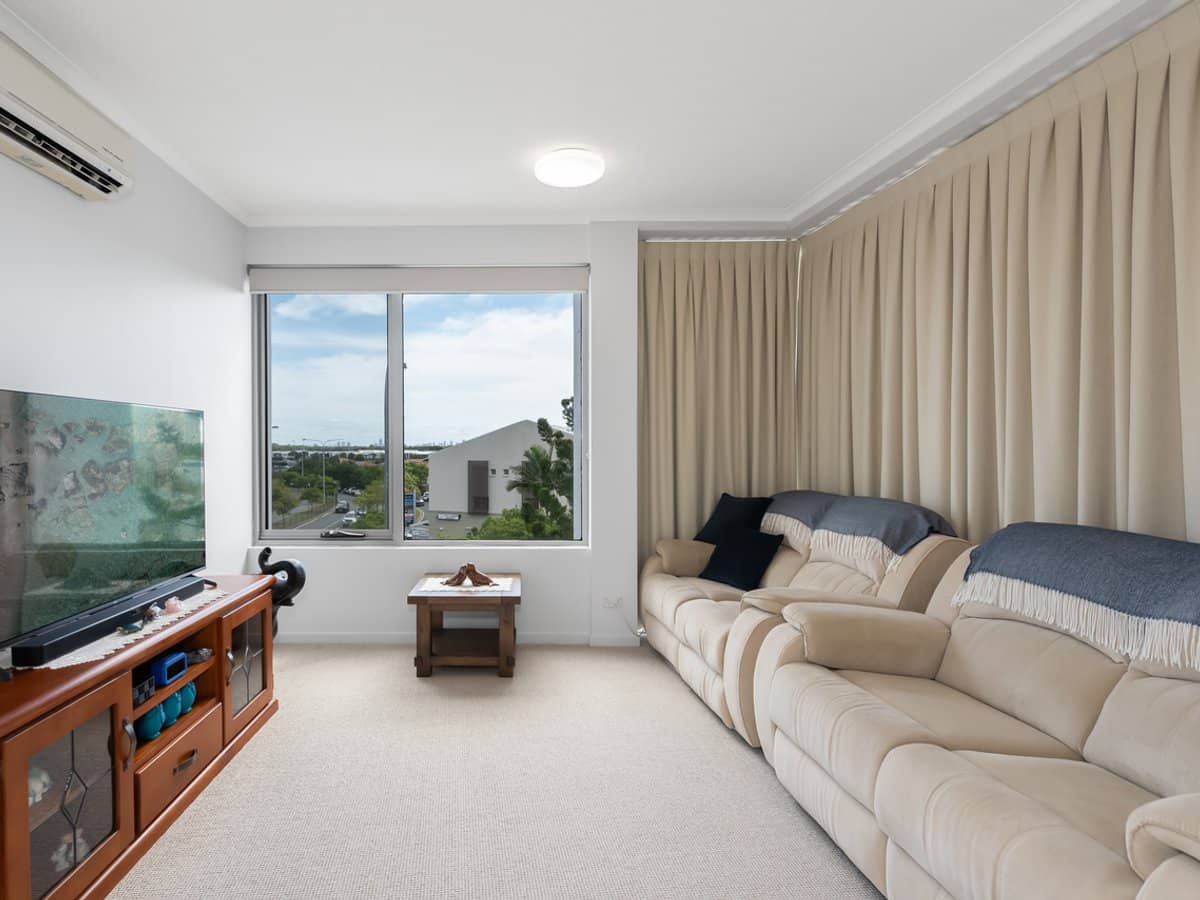 133 Laver Drive, ROBINA - Thumbnail 3