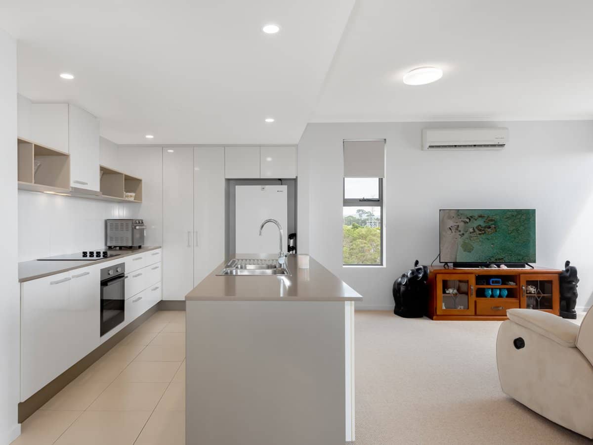 133 Laver Drive, ROBINA - Thumbnail 6