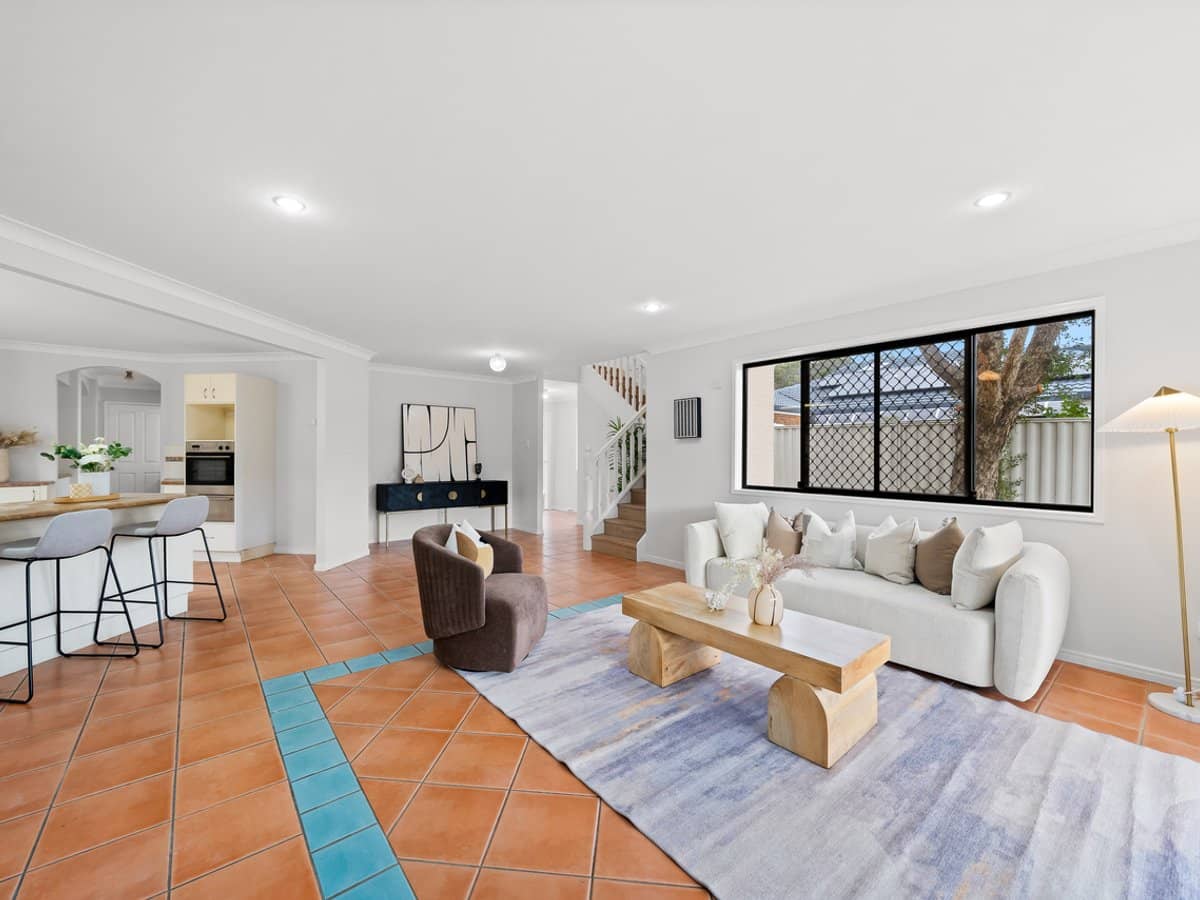 21 Hillcrest Street, SUNNYBANK HILLS - Thumbnail 2