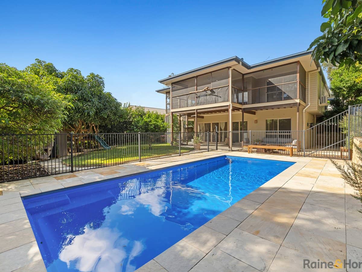 8 Euodia Avenue, POTTSVILLE - Thumbnail 1