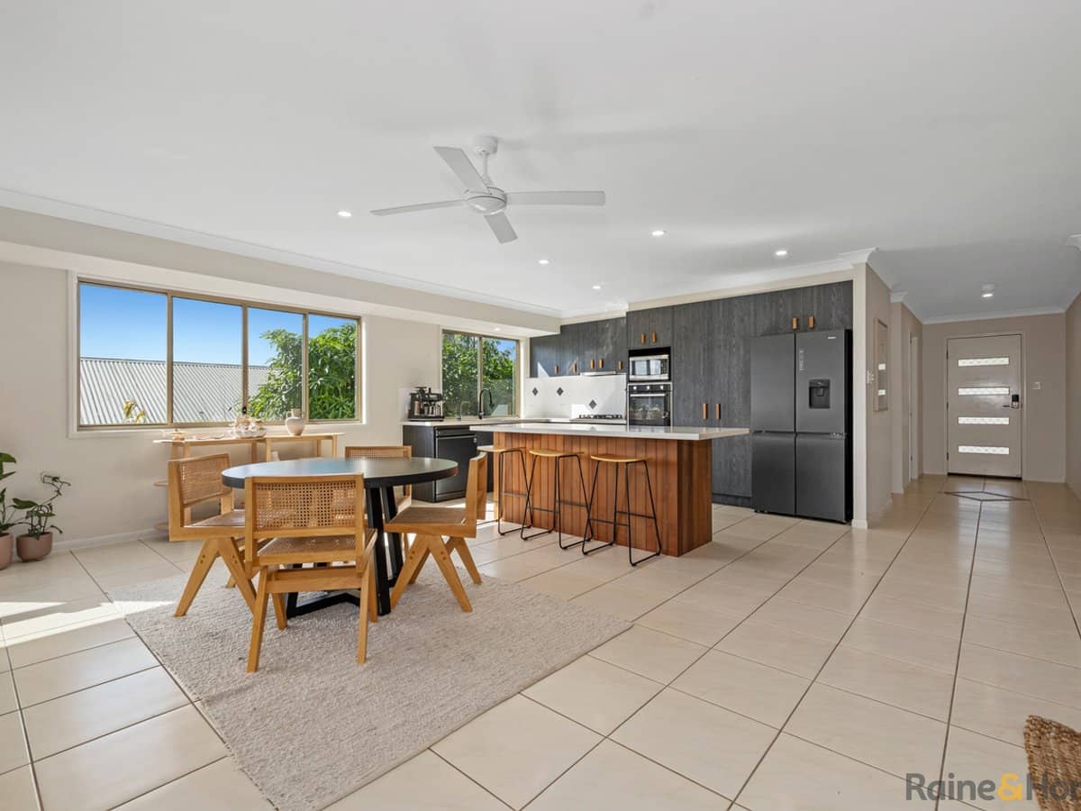 8 Euodia Avenue, POTTSVILLE - Thumbnail 7